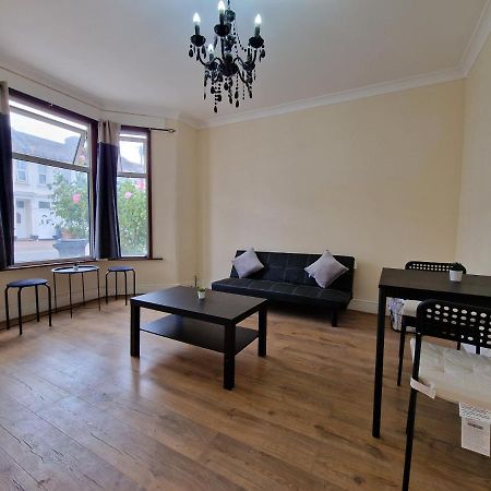 Henley Road Apartment Илфорд Екстериор снимка